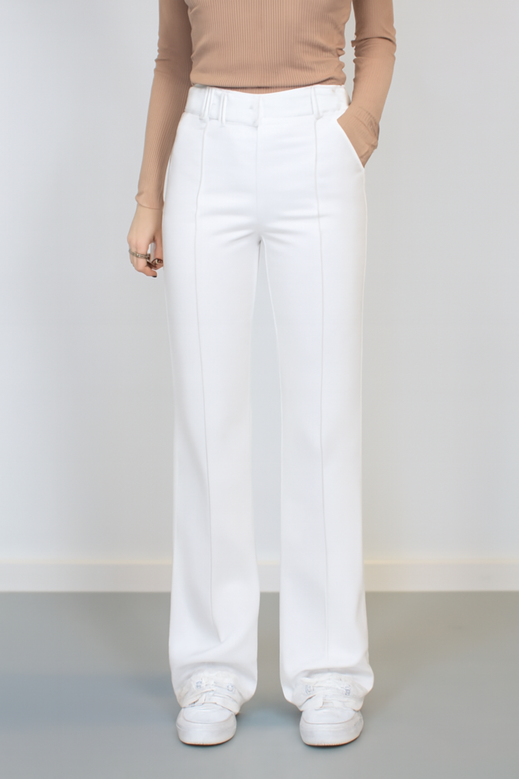 Leonie – Women’s High-Waist Straight-Leg Trousers with Stretch Comfort